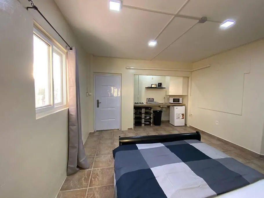 Cozy Studio Apartment Minutes From The Beach Willemstad