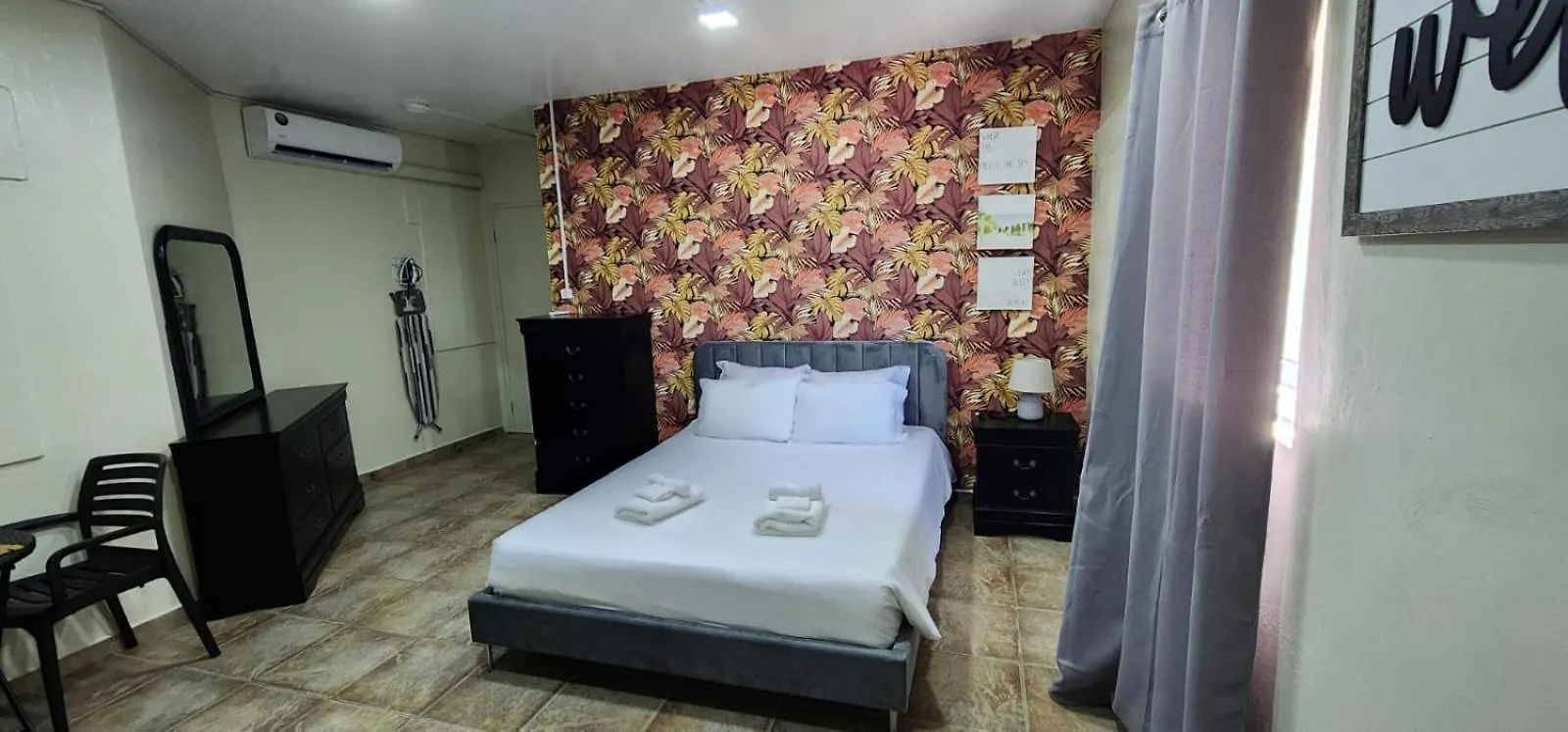 Cozy Studio Apartment Minutes From The Beach contacts